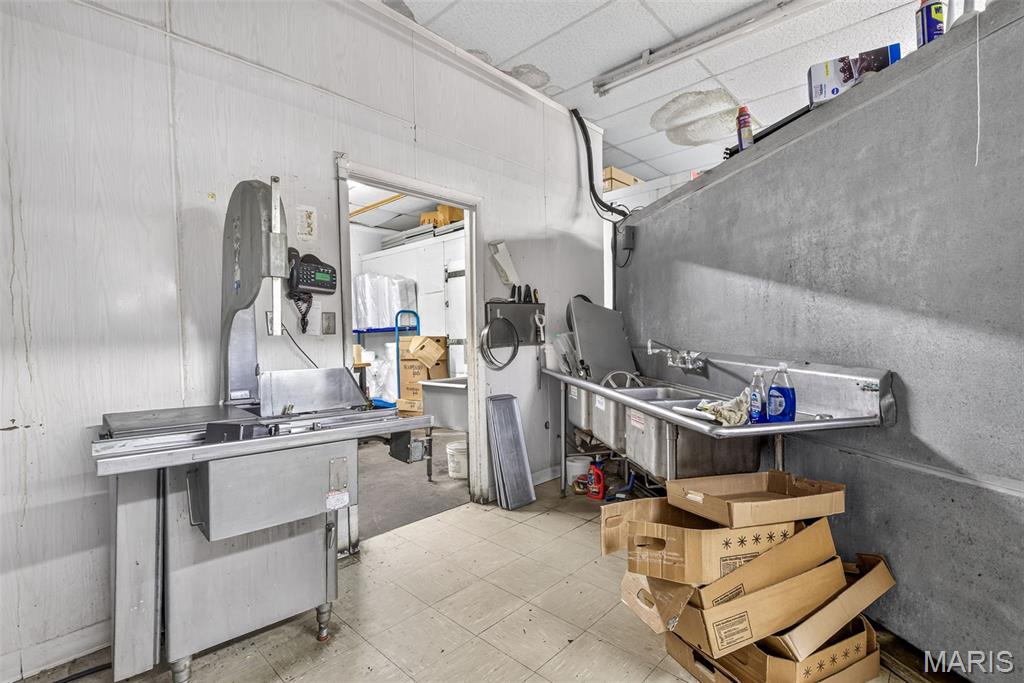 na - Commercial Sale