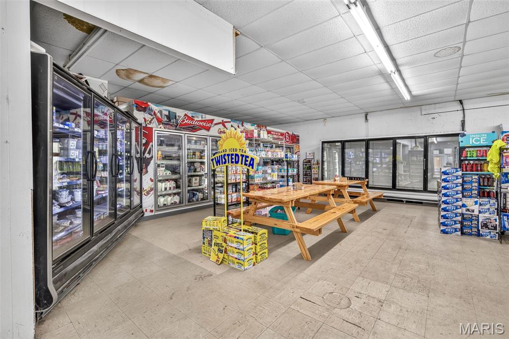 na - Commercial Sale
