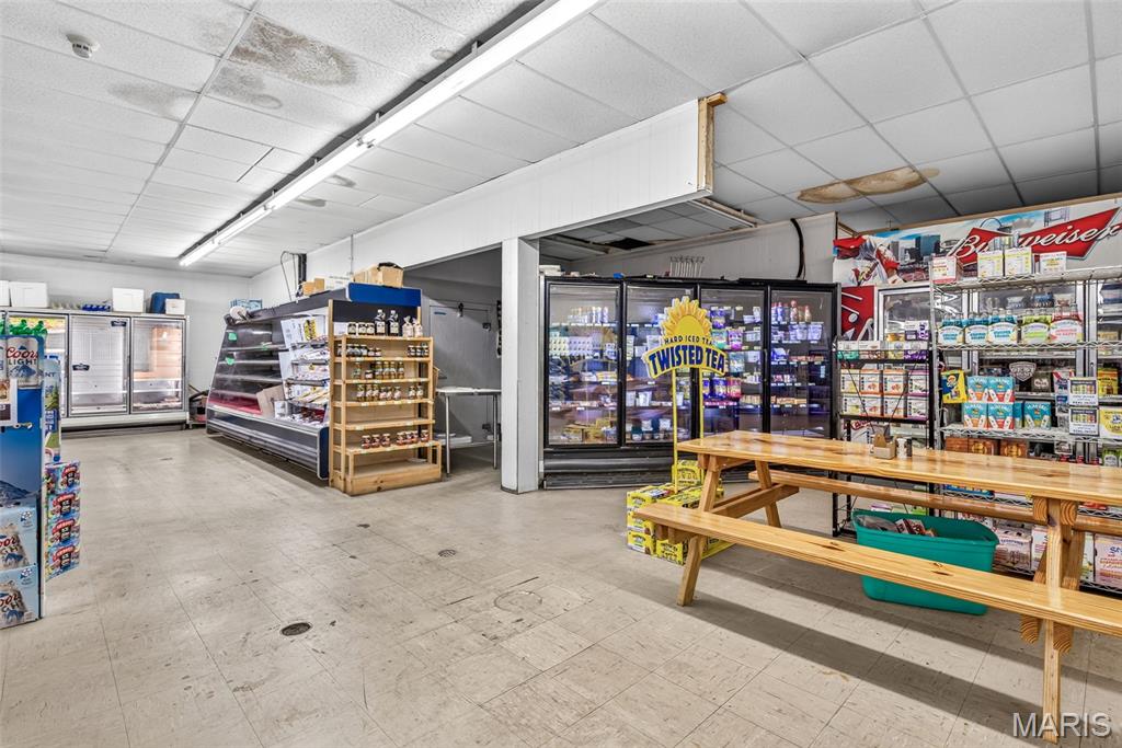 na - Commercial Sale