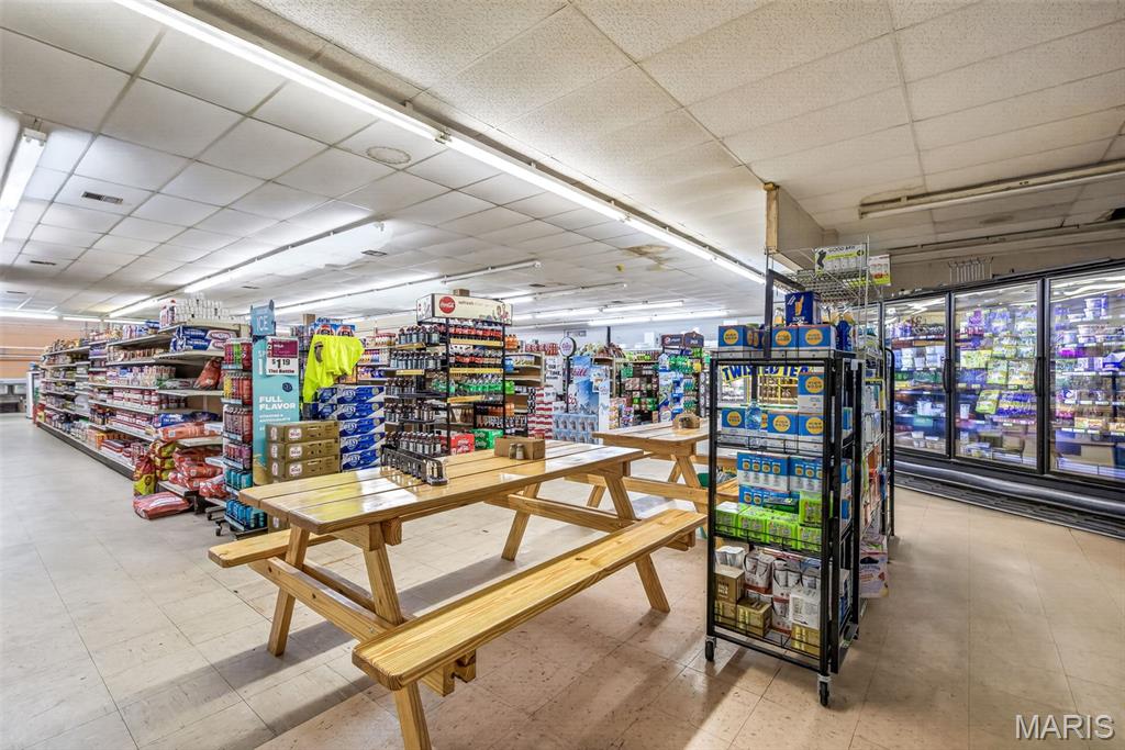 na - Commercial Sale