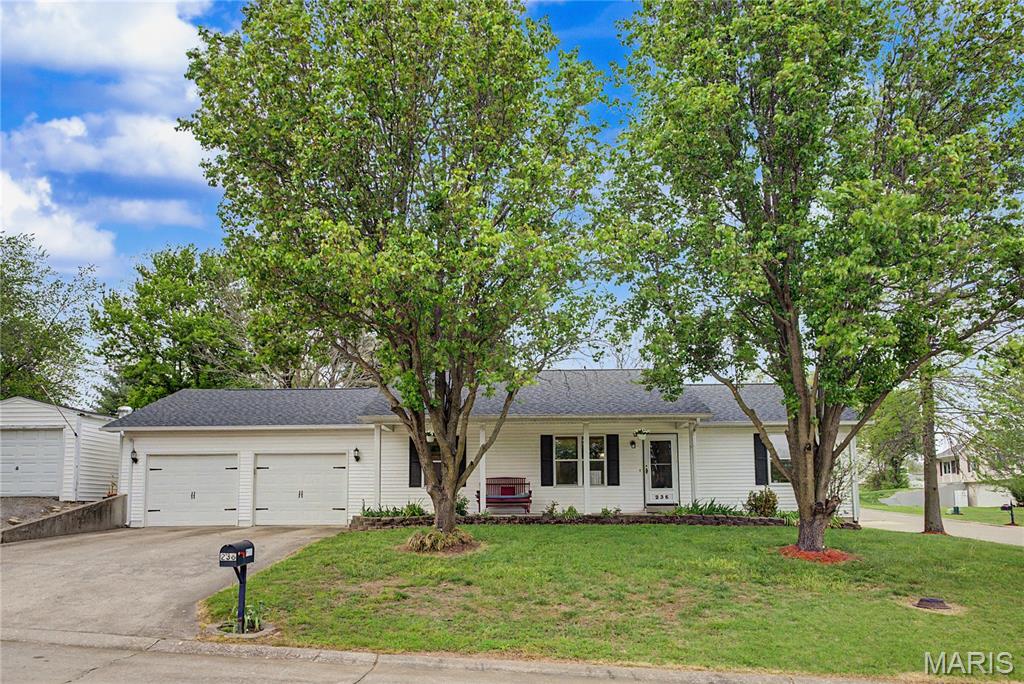 Hillcrest Manor - Residential