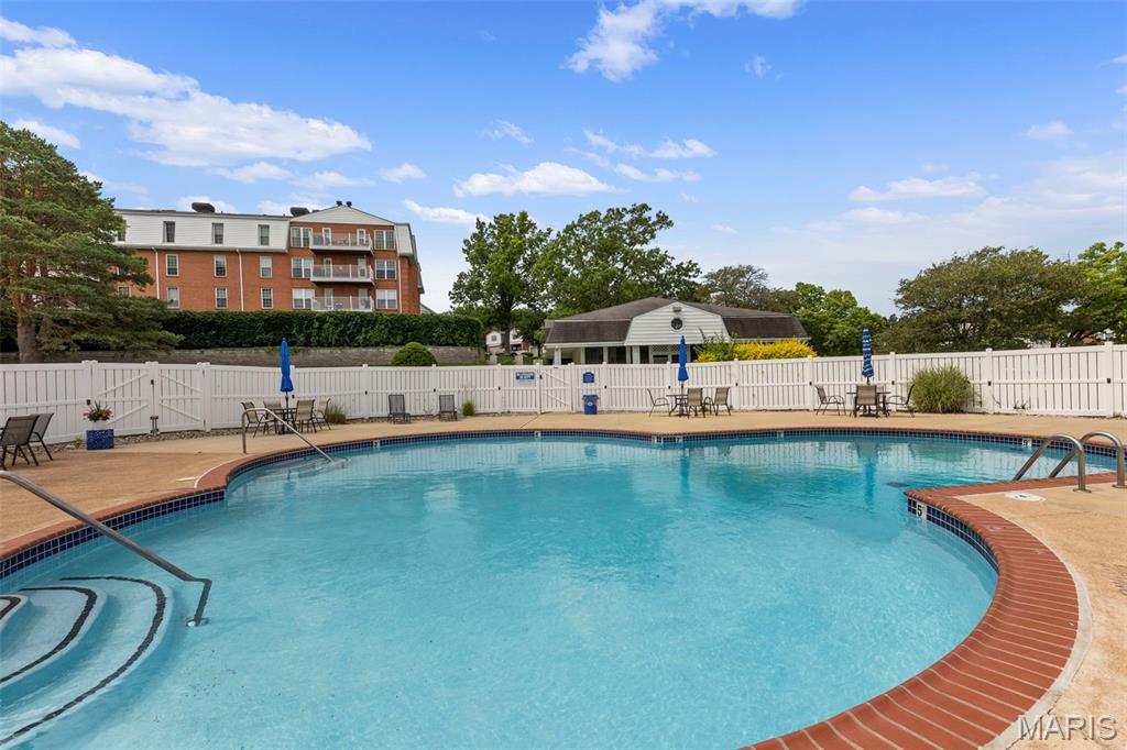Manors At Village Green Condo - Residential