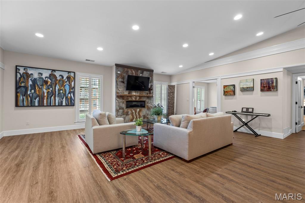 Manors At Village Green Condo - Residential