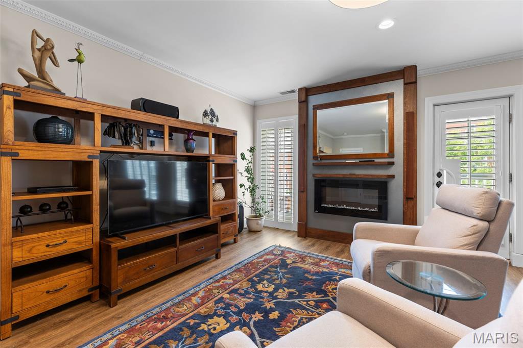 Manors At Village Green Condo - Residential