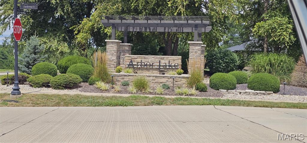 Welcome to Arbor Lake Estates – Edwardsville, IL!
Looking to build in one of Edwardsville’s most premier subdivisions? Don’t miss your chance to own this incredible lot in Arbor Lake Estates! 
This upscale neighborhood features a beautiful 6-acre stocked lake with inviting common areas for residents to enjoy. Perfectly located with direct access to Governor’s Parkway, easy access to the interstate, and just minutes from shopping, dining, and all that Edwardsville has to offer.