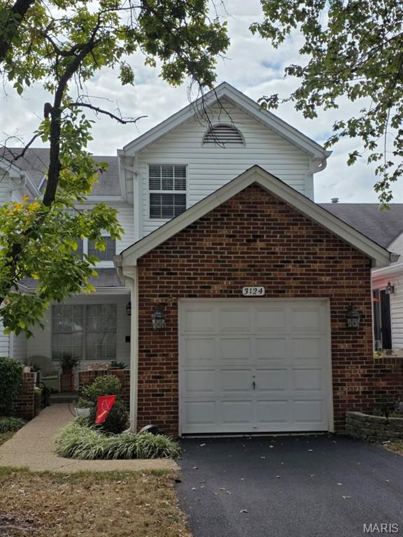 .Opportunity to own a TRUE TOWNHOME IN AUTUMN LAKES. This home has been updated. repainted and ready for the new owner to move right in. Lower level equipped with a complete Hot Tub/Spa area for your enjoyment or medial needs. Lower-level ingress and egress out to the deck.. Main level with updated eat in kitchen, formal dining room with a formal living room. Living room opens to a spacious deck to enjoy to common area behind. Going up the split stairs opens to  the bedroom area. 2 or 3 possible bedrooms or 2 bedrooms with a den. Your choice. Owners' suite with double sinks, shower/ tub with a spacious linen closet. Owner suite with A large open closet. Updated to pass Maryland Heights OCC Inspection. PLEASE check out AutumnLakesSTL.com for all the rules and restrictions. Pool, sewer, water, trash, tennis court, basketball court, 3 lakes, sidewalk walking trail around entire property containing 66 acs.. some insurance. some exterior structure parts are included in monthly fees. One of the easiest to access communities in Maryland Heights. One of the larger townhomes in Autumn Lakes. Welcome Home.