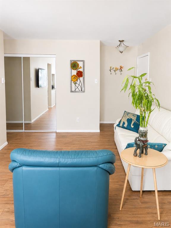 Hazelcrest Condo - Residential