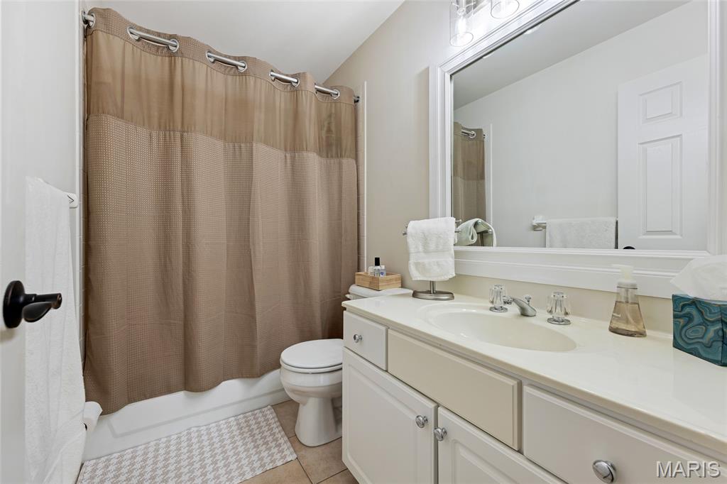 Ridgeview Place Ph Two Condo - Residential