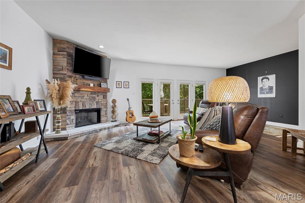 Ridgeview Place Ph Two Condo - Residential