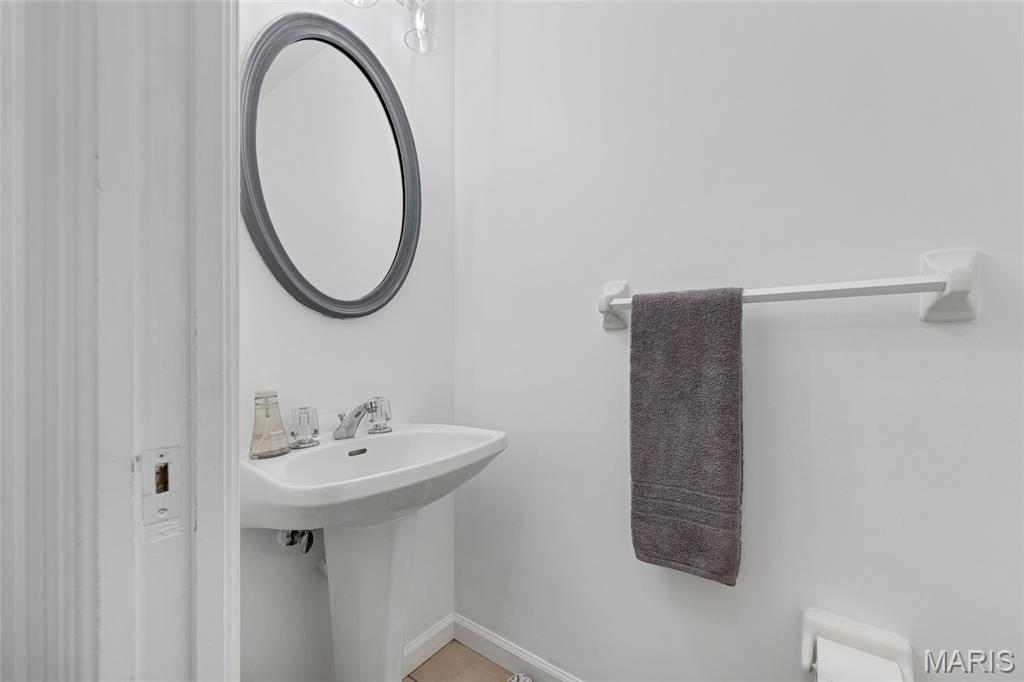 Ridgeview Place Ph Two Condo - Residential