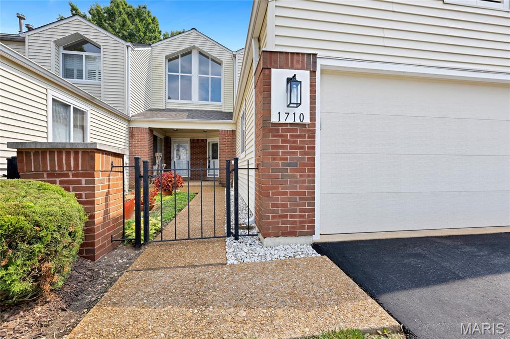 Ridgeview Place Ph Two Condo - Residential