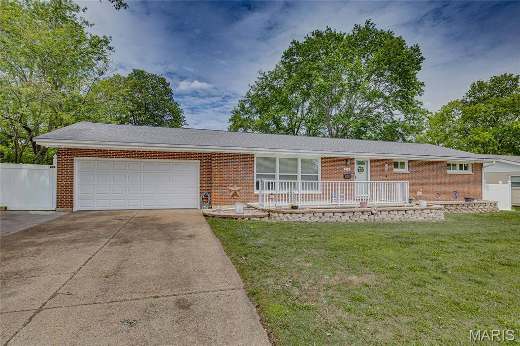 This brick home offers over 1,500 sq. ft. of clean, modern living space just minutes from all the shops and restaurants in downtown Farmington. Inside, you’ll find beautiful wood floors and a bright, open living room perfect for relaxing.

The kitchen is a standout, featuring granite countertops, dark wood cabinets, and a breakfast bar for quick meals. Right next to it is a spacious dining area with glass doors that lead outside. The primary bedroom is a cozy retreat with its own private, updated bathroom.

One of the best parts of this home is the huge backyard. It is fully enclosed by a tall white vinyl fence, giving you tons of privacy among the mature trees. With a large 2-car garage and a long driveway, there is plenty of room for parking.

This gem is ready for a new owner—schedule your tour today!