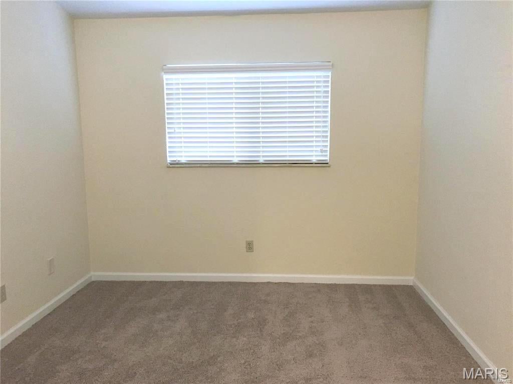 CHATEAU WOODS - Residential Lease