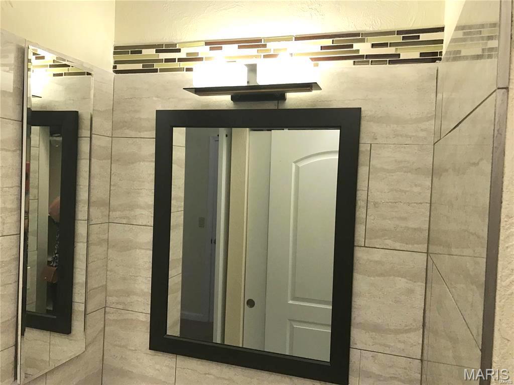 CHATEAU WOODS - Residential Lease
