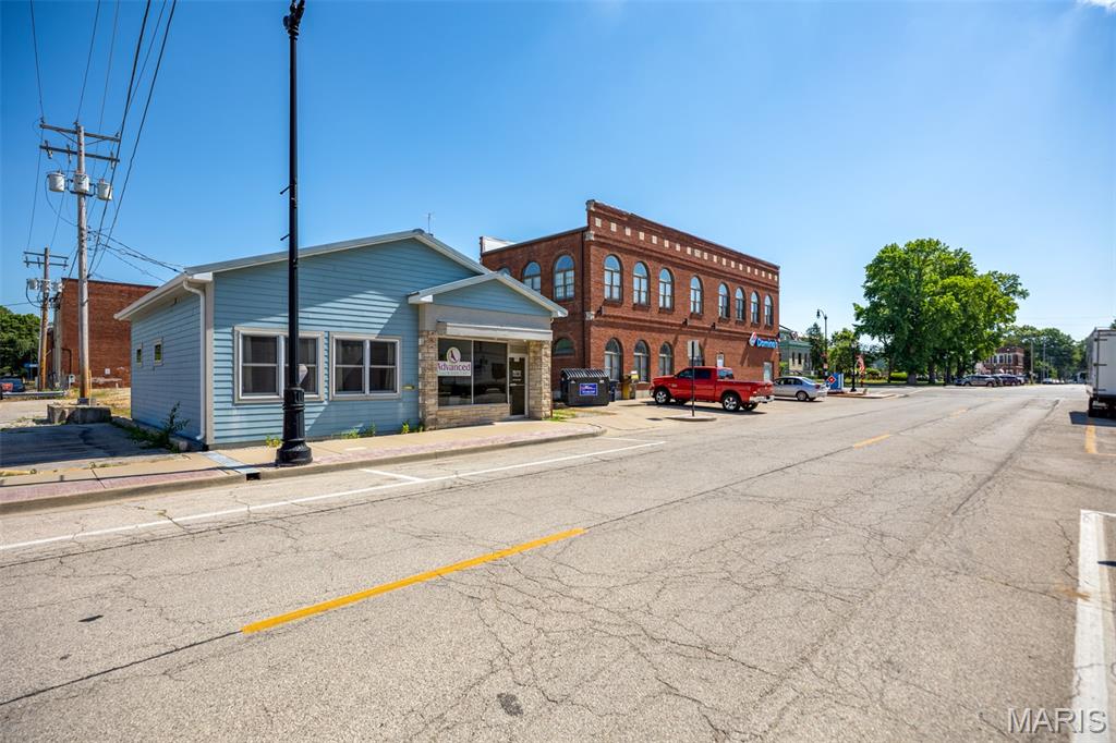 Litchfield - Commercial Sale