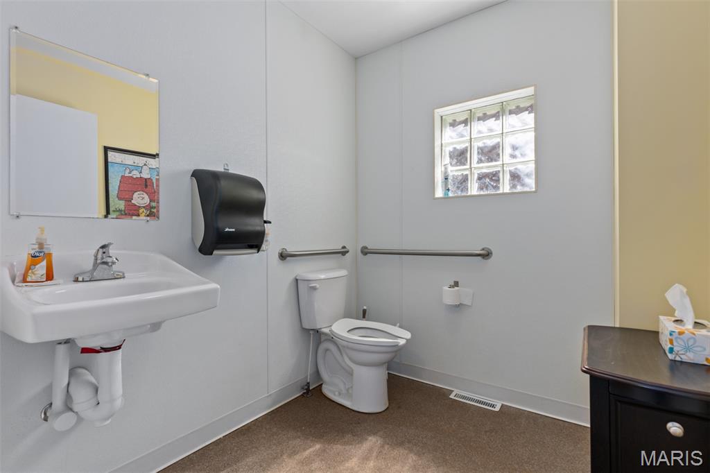 Litchfield - Commercial Sale