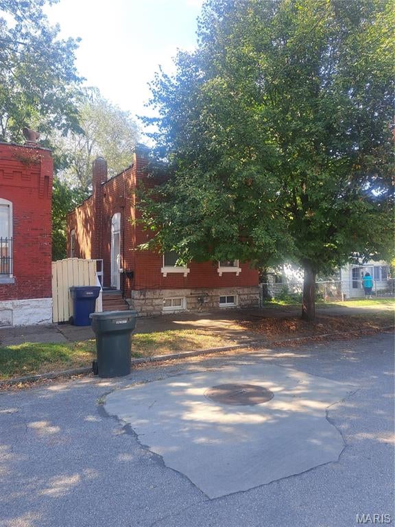 Welcome to 3723 Marine Ave, recently rehabbed this is a charming residence nestled in the vibrant heart of St. Louis! The location is close to Hwy 55 & which makes it an easy drive to Downtown St. Louis, the Arch, Baseball stadium & Ballpark Village, the Brewery, Lemp Mansion, Botanical Gardens, Forest Park, Science Center and the St. Louis Zoo and all the many other attractions St. Louis has to offer. Don’t miss the chance to make this inviting property your new home—schedule a visit today and experience the perfect blend of comfort and convenience! All offers must be accompanied by a POF