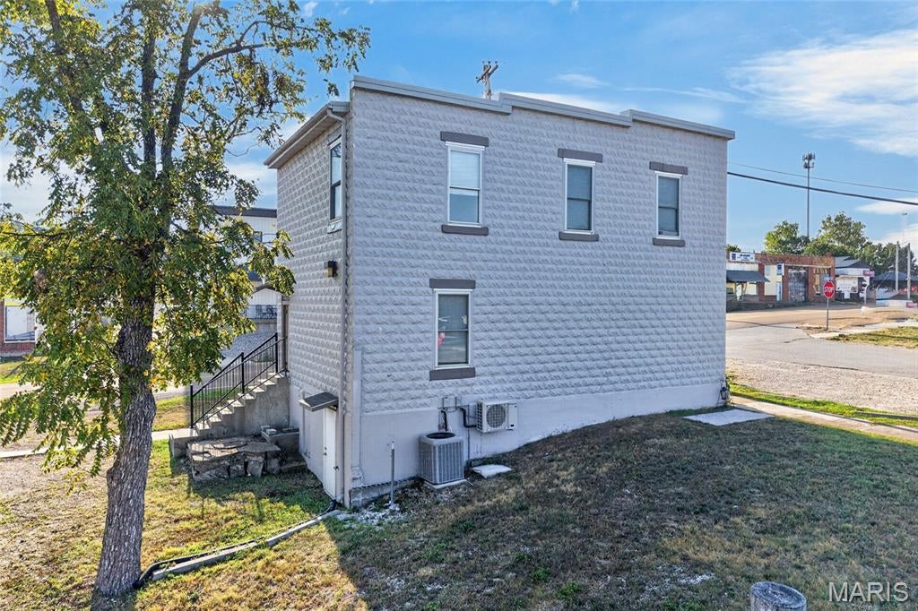 n/a - Commercial Sale