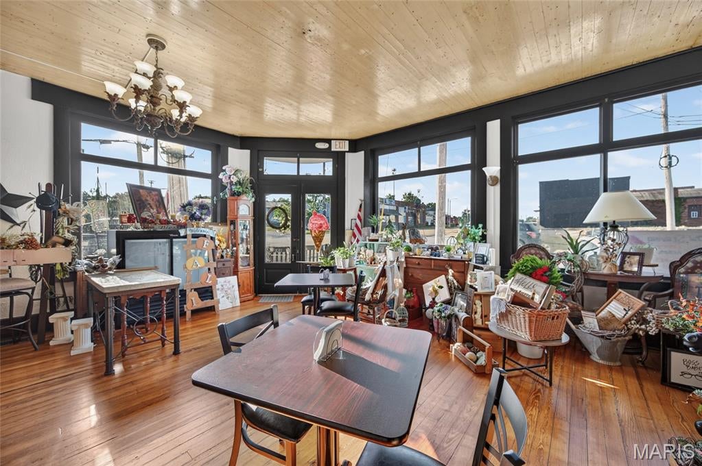 n/a - Commercial Sale