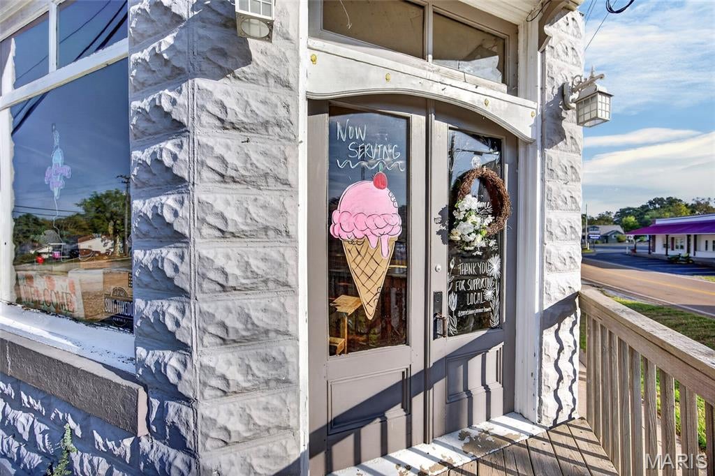 n/a - Commercial Sale