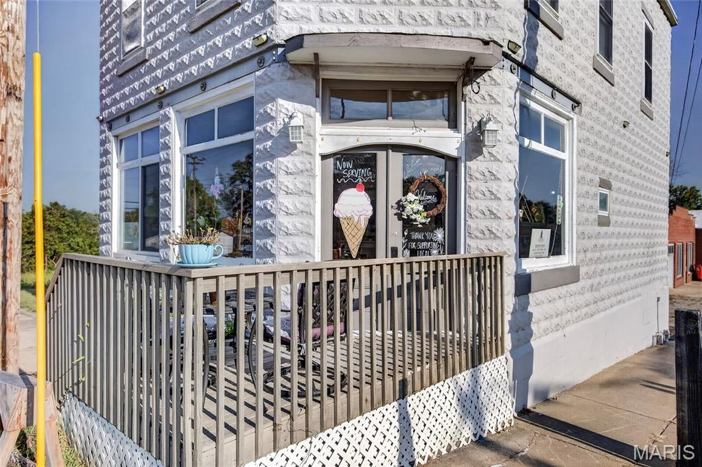 n/a - Commercial Sale