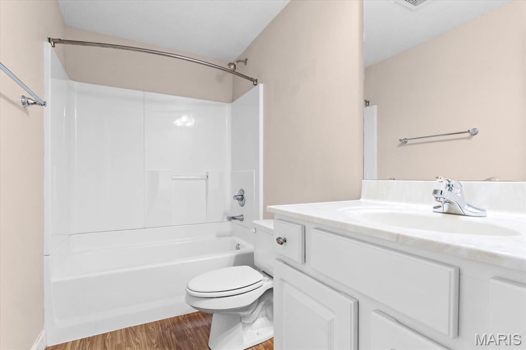 Cambridge Condos Ph 06 - Residential Lease