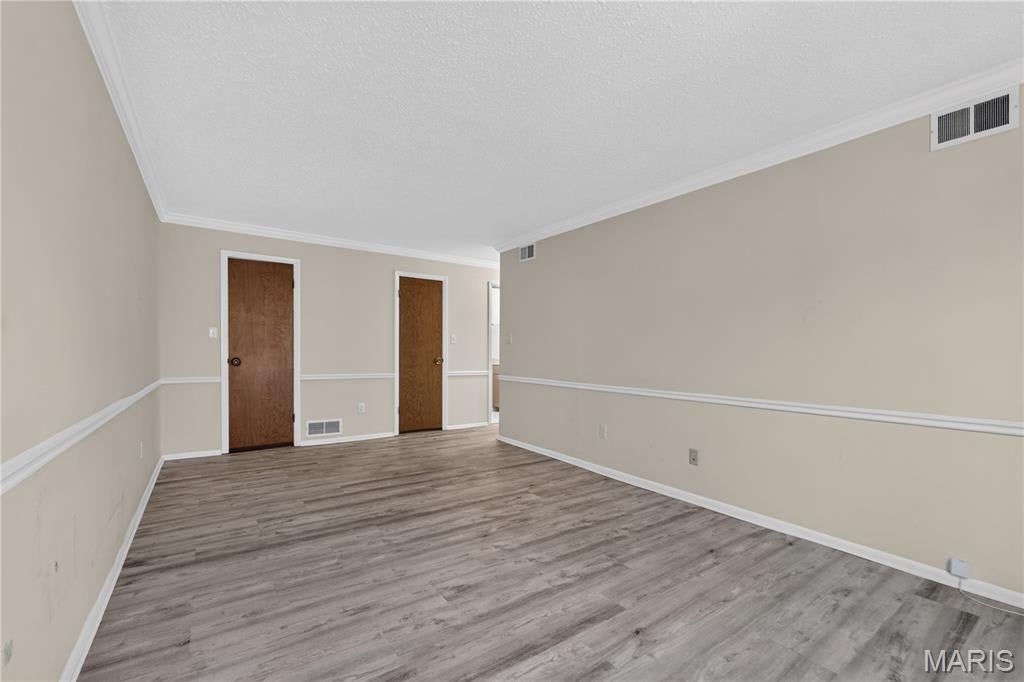 Manor Condo At Oxford Hill The - Residential