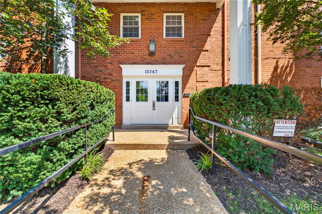 Manor Condo At Oxford Hill The - Residential