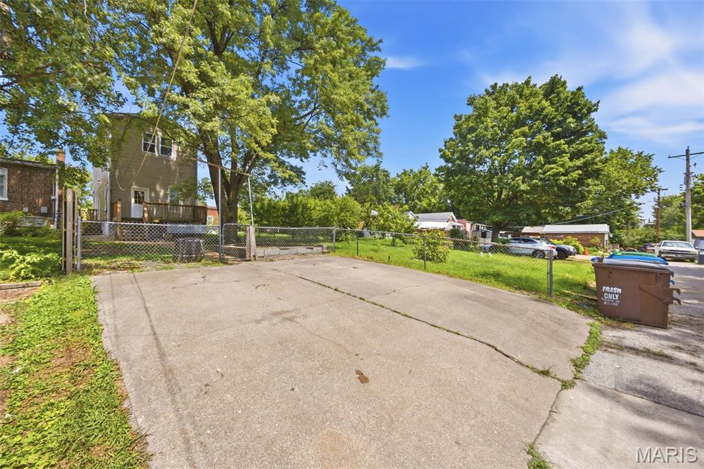 Blow Ewings Carondelet Add - Residential