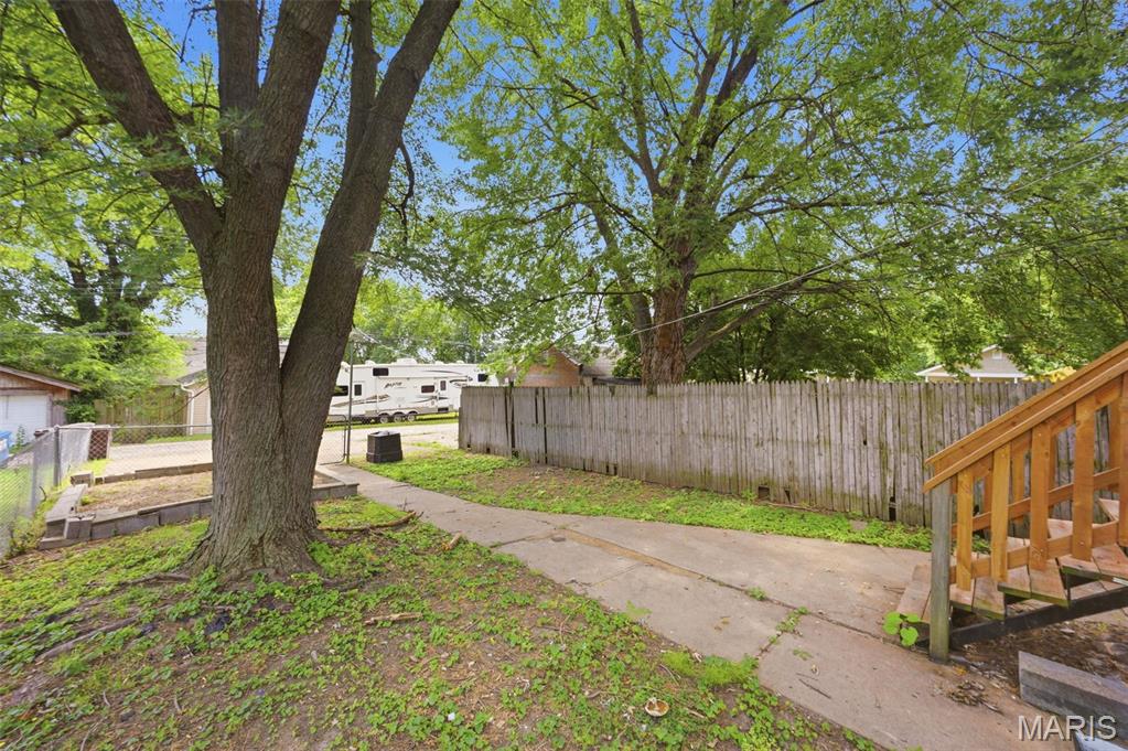 Blow Ewings Carondelet Add - Residential