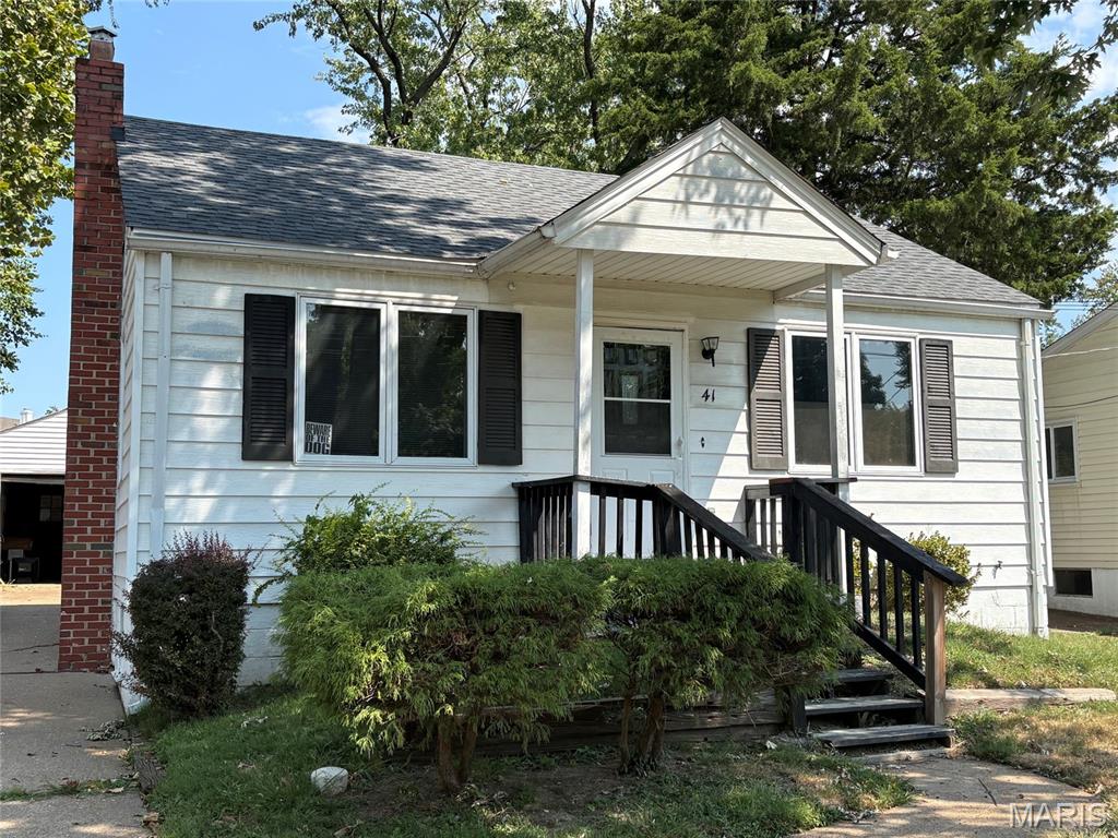 Investors, Rehabbers, here is your next project. This home could be a great flip or Rental, Steel Siding, 1 Car Garage, 1.5 Year Old Roof, New Electrical Panel & Lateral Sewer and a Sump Pump! Interior has all wood flooring, 2 bed/1 bath, large living room, Eat-In Kitchen and a full basement. Don't Miss a Great Home!