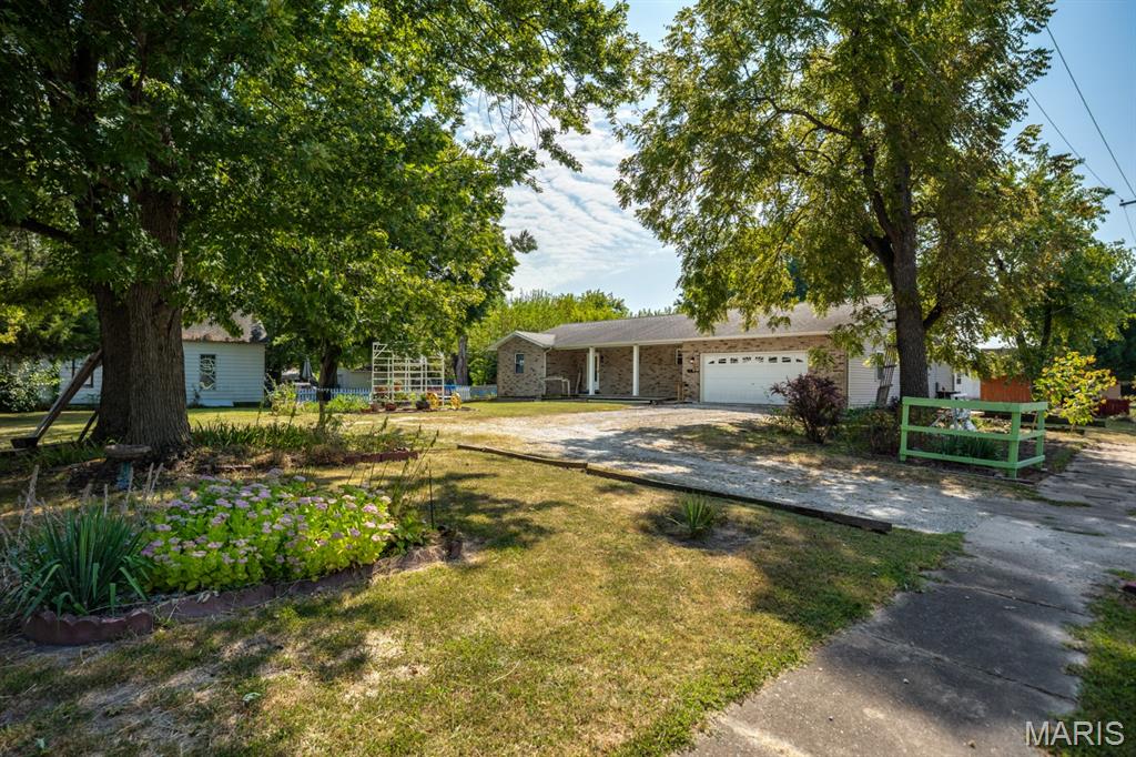 Lillian Walls Add - Residential