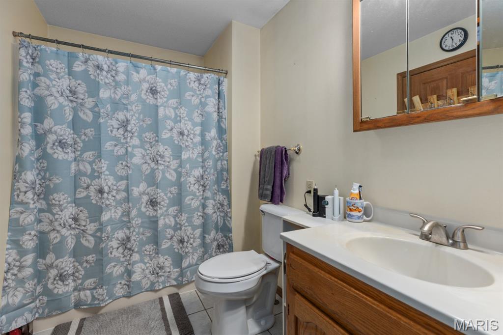 Lillian Walls Add - Residential