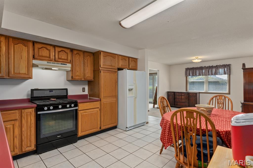 Lillian Walls Add - Residential