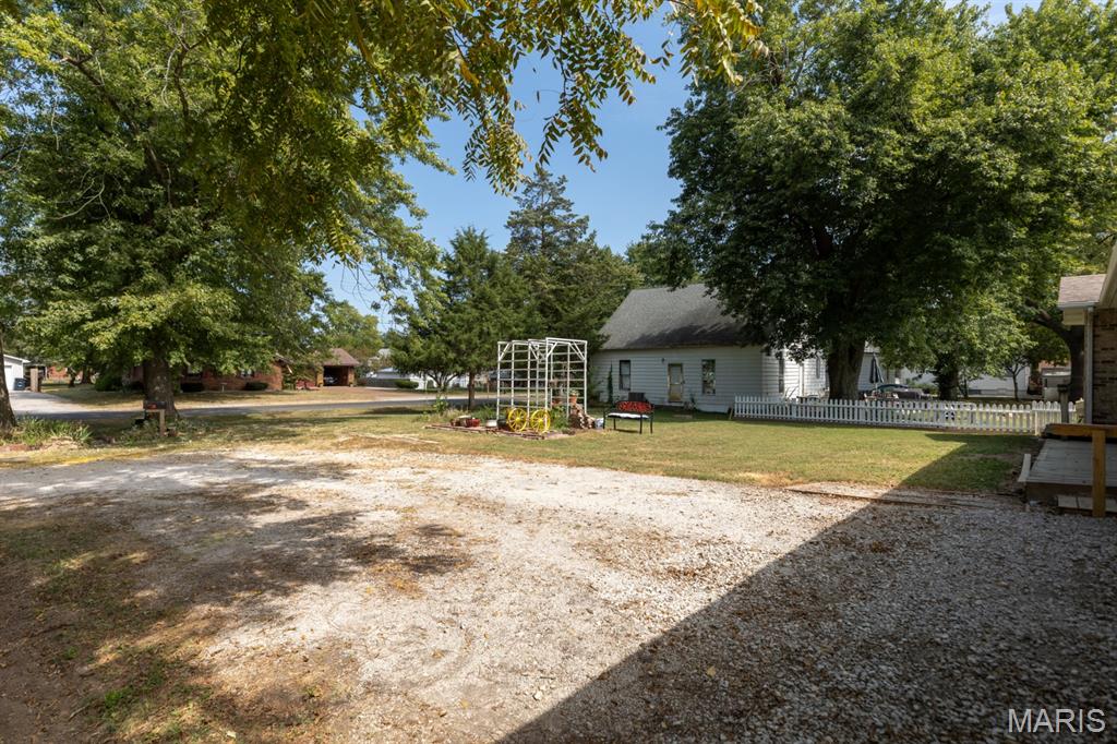 Lillian Walls Add - Residential