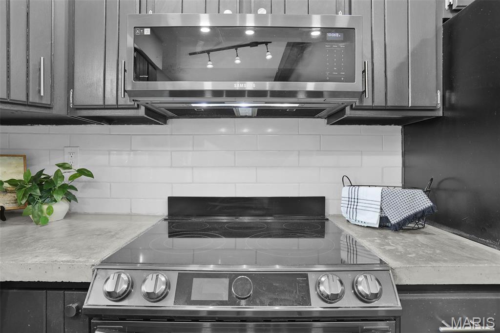 Meadowlark Mdws - Residential