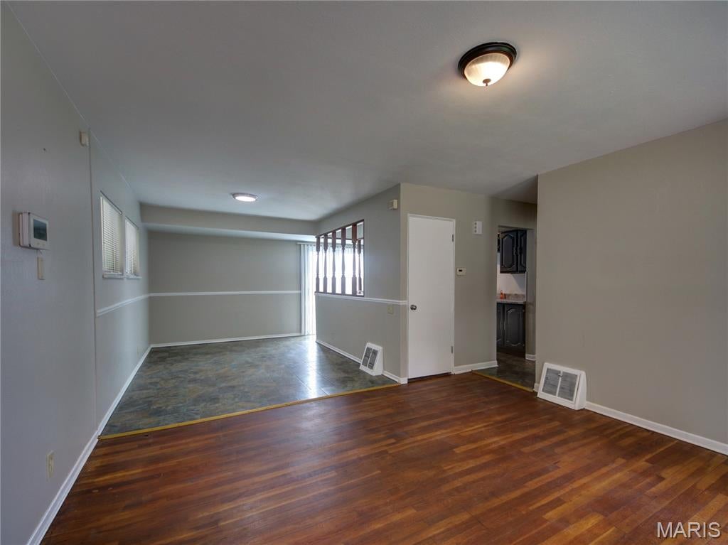 Glasgow Village Unit 9 - Residential