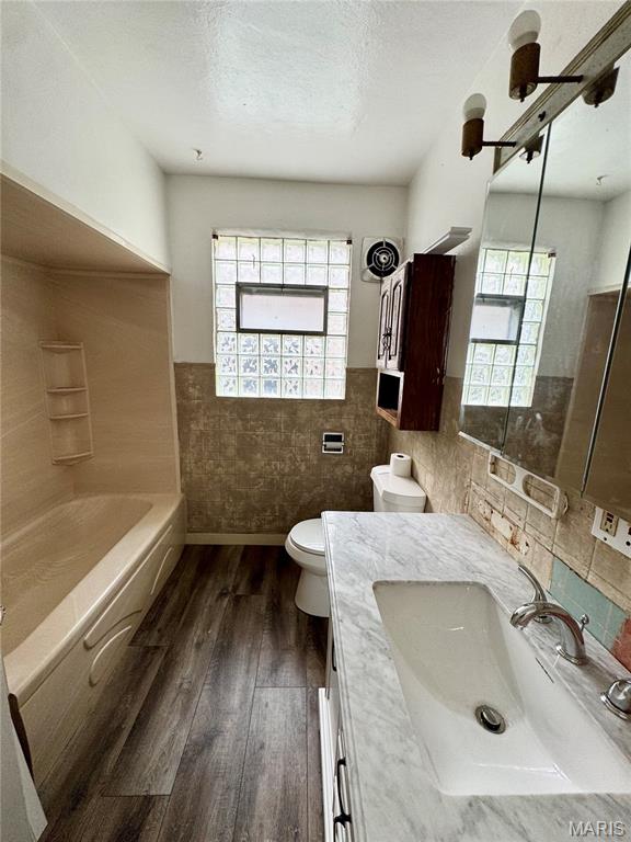 Airport City - Residential Lease
