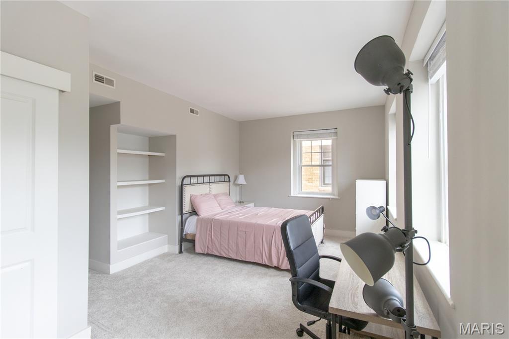 Loop Condo The - Residential