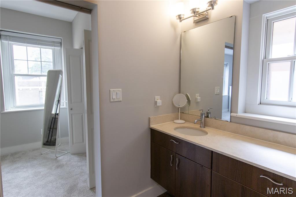 Loop Condo The - Residential