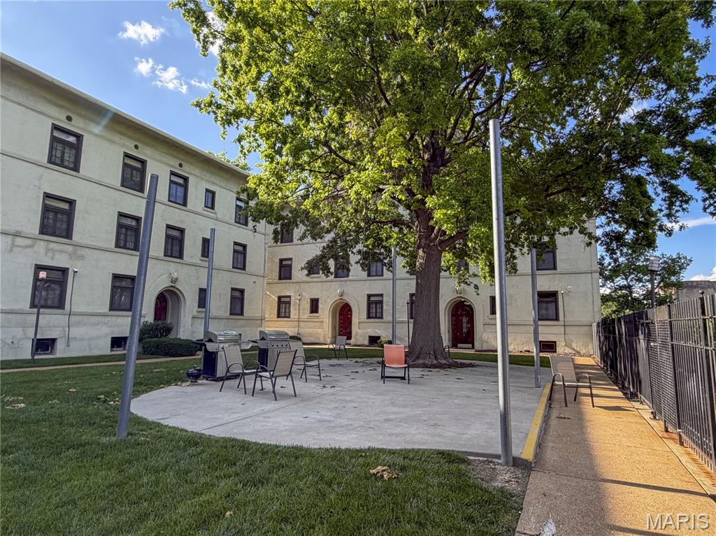 Loop Condo The - Residential