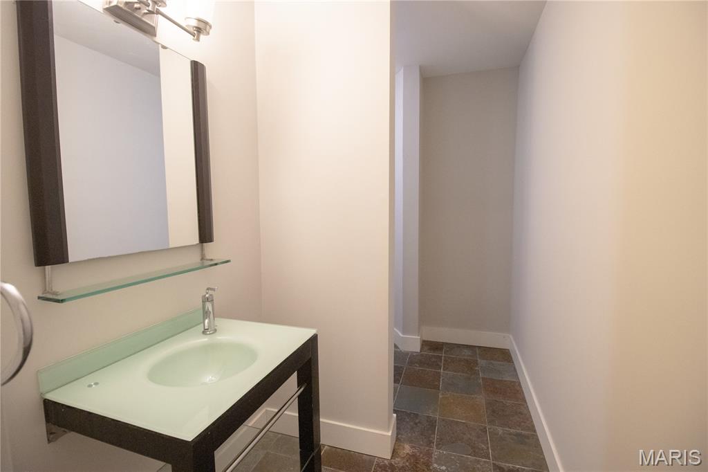 Loop Condo The - Residential