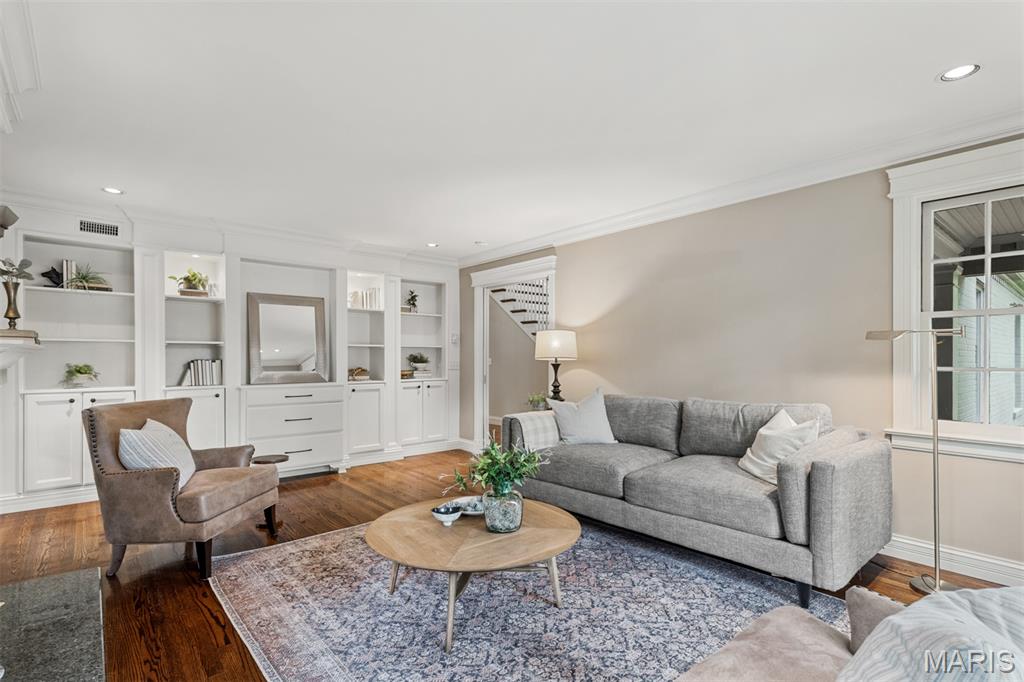 Georgian Acres - Residential