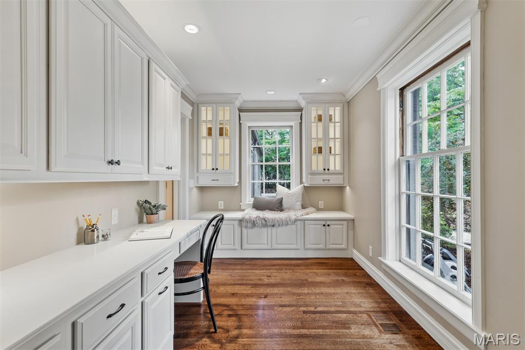 Georgian Acres - Residential