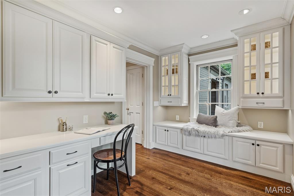 Georgian Acres - Residential