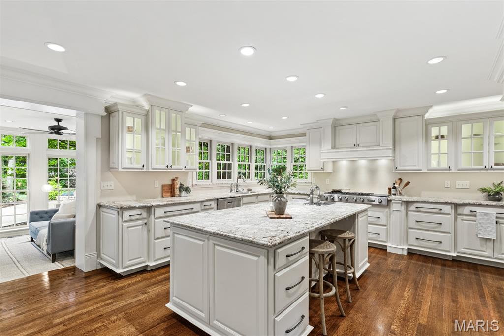 Georgian Acres - Residential