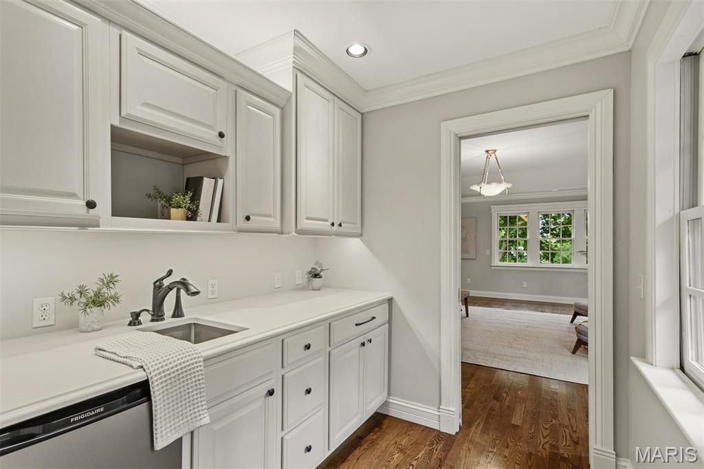 Georgian Acres - Residential