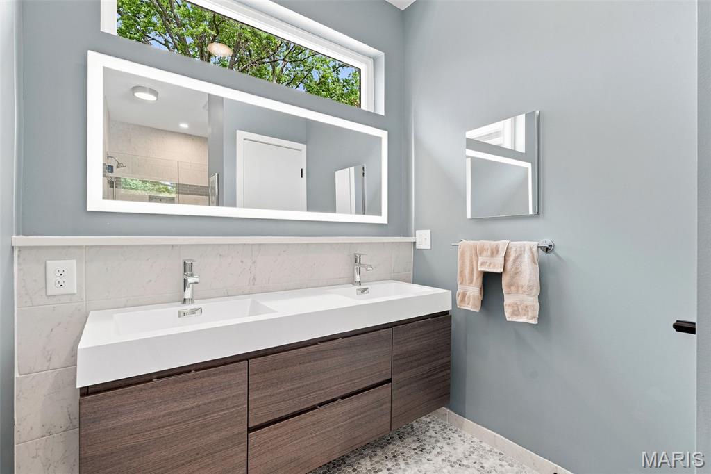 Richmond Hills - Residential