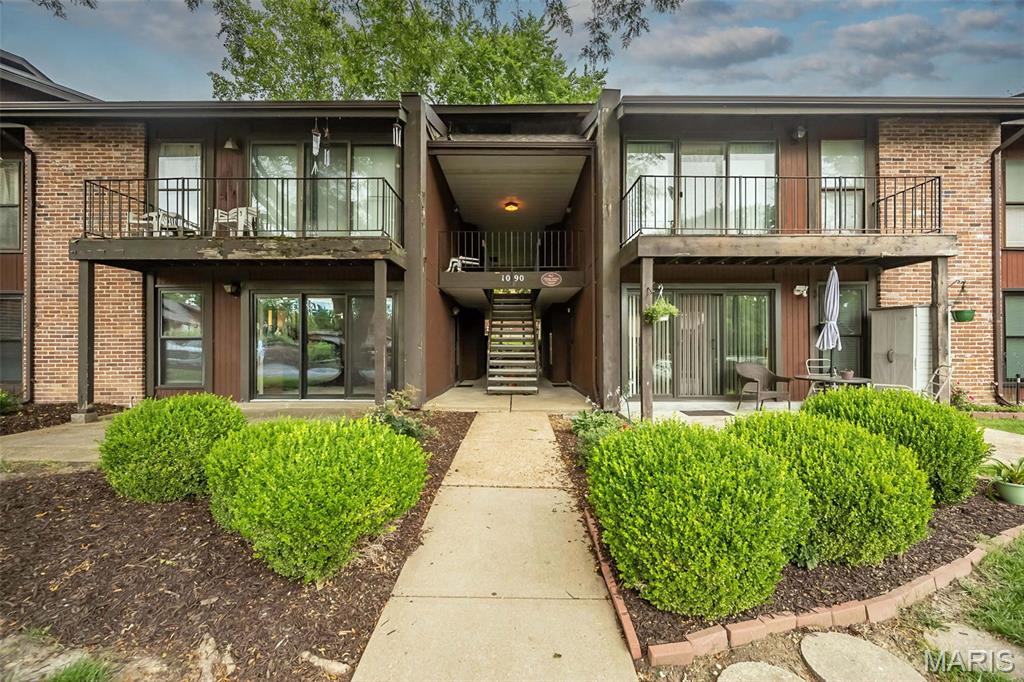 Welcome to Heatherbrook Condominiums! This clean, ground-level, first-floor condo in the desirable Mehlville School District offers an affordable opportunity for homeownership, downsizing, or investment. Featuring 2 bedrooms, 1 bath, and a neutral color palette throughout, this unit is move-in ready while still offering the opportunity to update and build equity over time. Enjoy the convenience of a full-size washer and dryer located inside the unit, plus the refrigerator, washer, and dryer all stay with the home. The spacious living area features an extra-wide sliding glass door that fills the space with natural light and leads to your own private patio. Recent community improvements include a brand-new roof and updated electrical wiring to code for added peace of mind. Pets are allowed, and rentals are permitted, making this an excellent addition to an investment portfolio or a great alternative to renting. The Heatherbrook community offers fantastic amenities including a swimming pool, tennis courts, clubhouse, landscaping, snow removal, water, sewer, and trash service—all included in the monthly condo fee. Conveniently located near shopping, restaurants, hospitals, and easy access to I-55 and I-255, this South County condo combines comfort, convenience, and value in one affordable package.