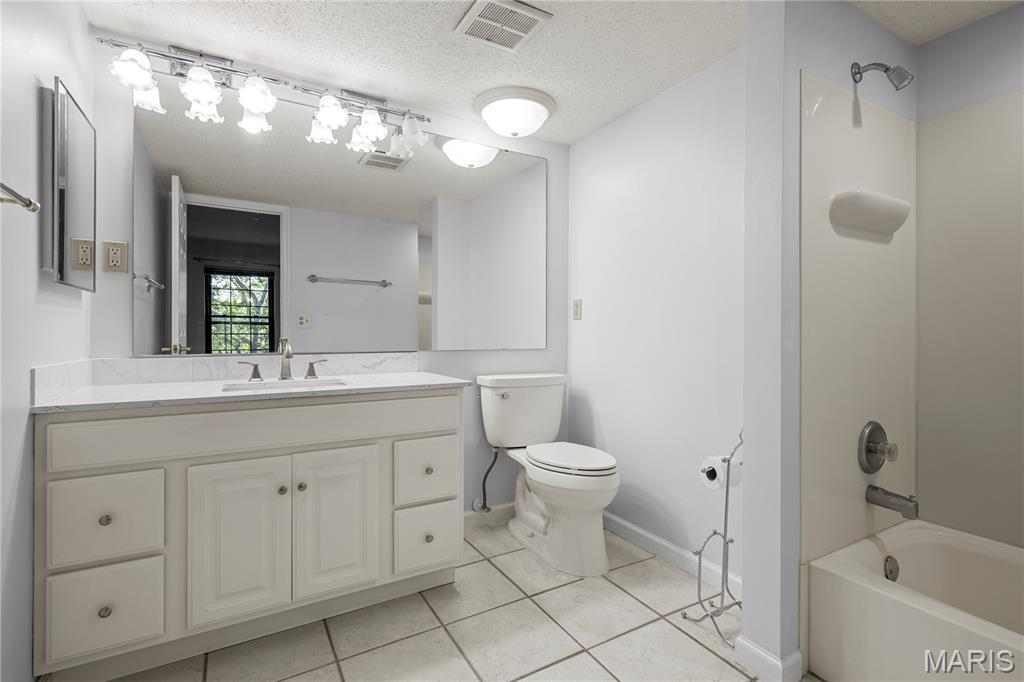 Royal Forest Condo Sec 2 - Residential